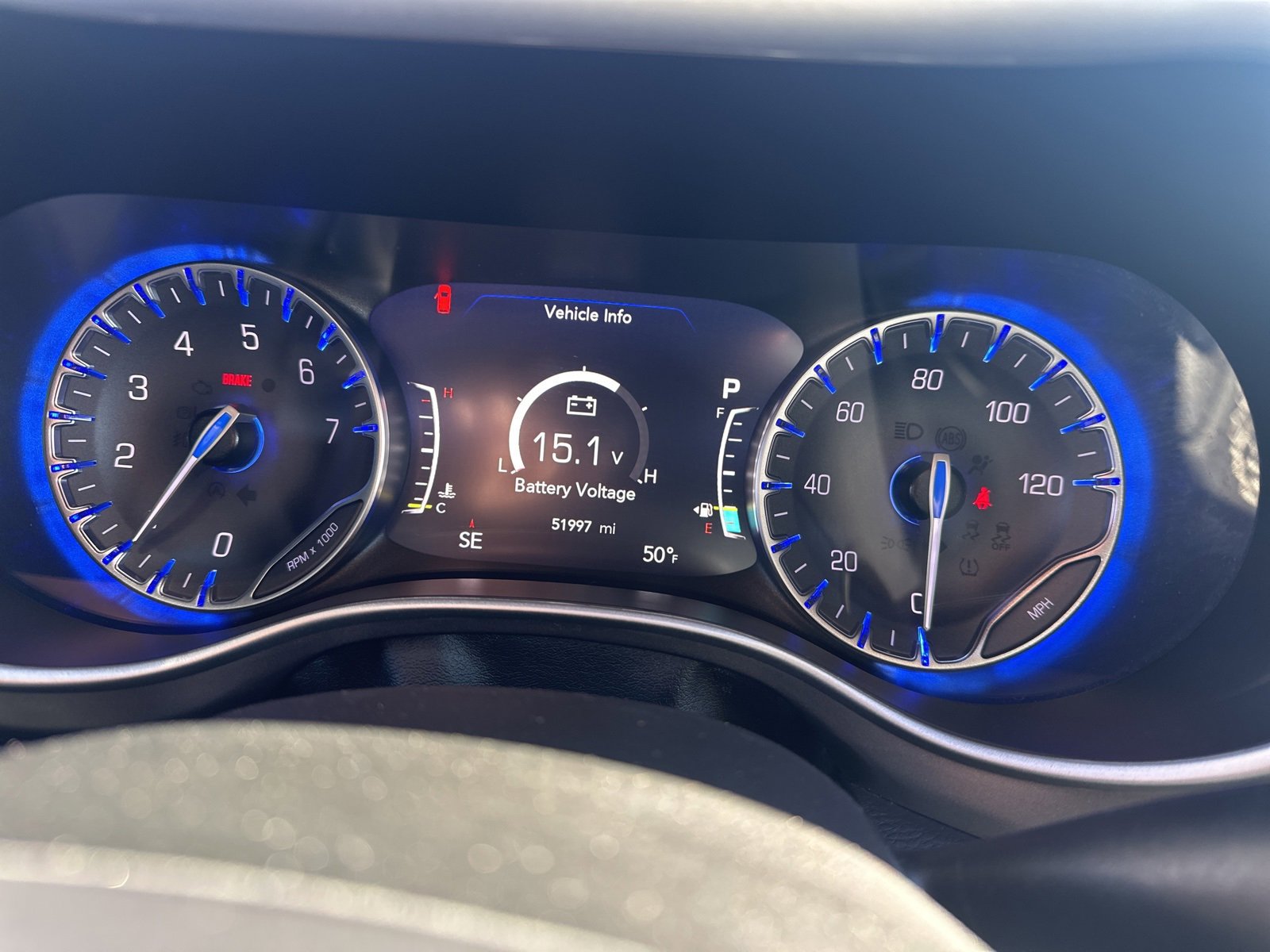 Used 2024 Chrysler Pacifica Touring-L image 6