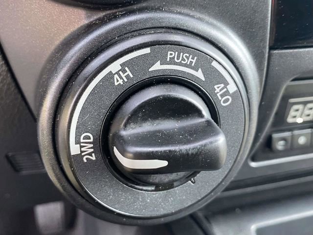 Used 2023 Nissan Titan PRO-4X image 33