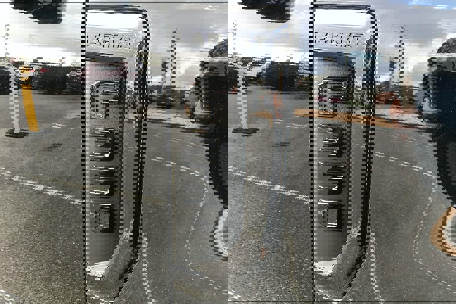 Certified 2022 Ford F350 Lariat w/ Black Appearance Package image 11