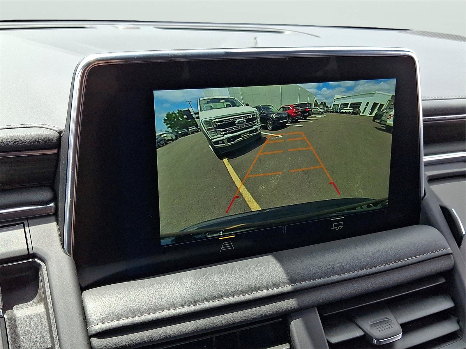 Used 2024 Chevrolet Tahoe LT AWD/4WD image 18