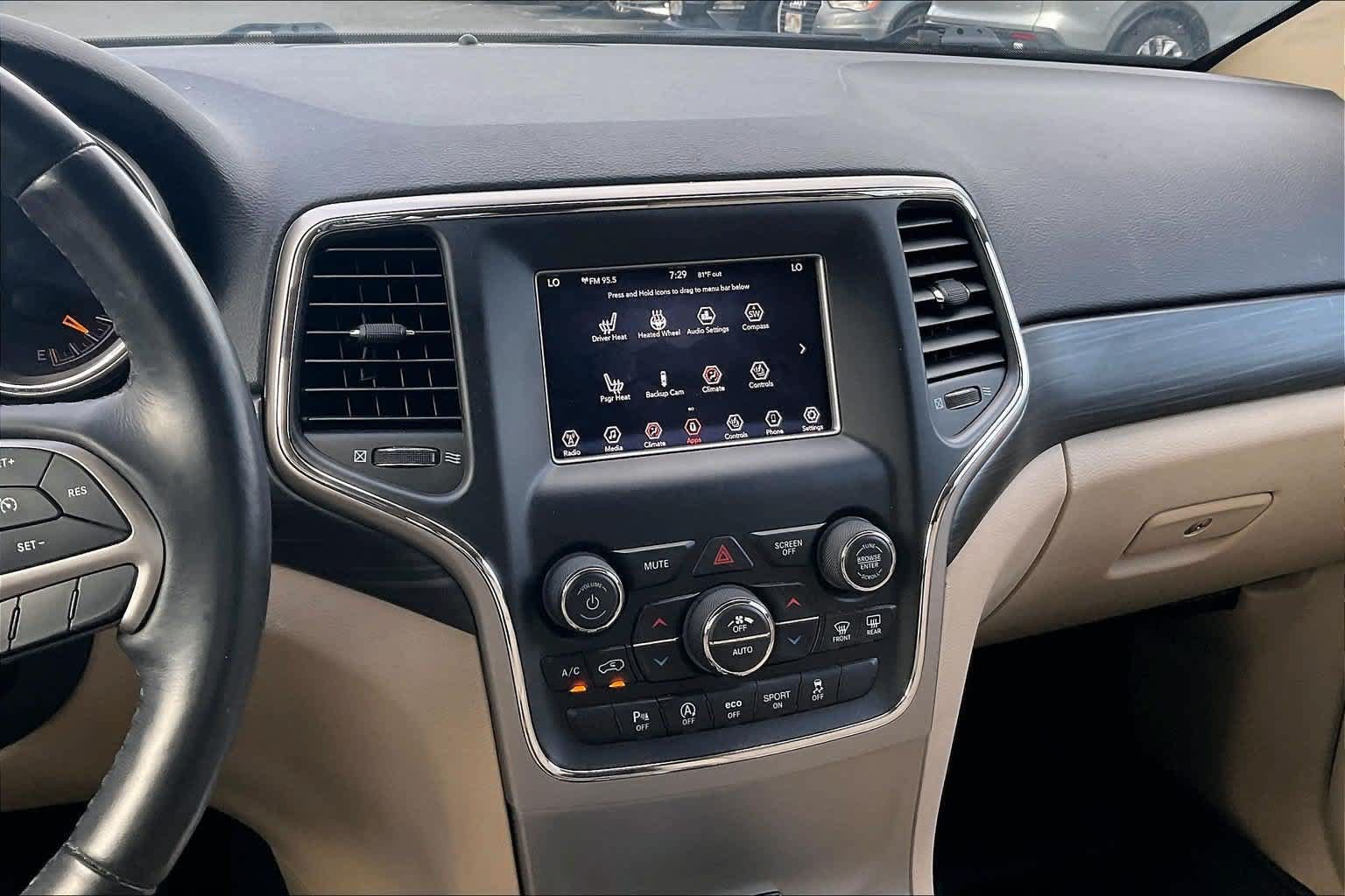 Used 2019 Jeep Grand Cherokee Laredo AWD/4WD image 15
