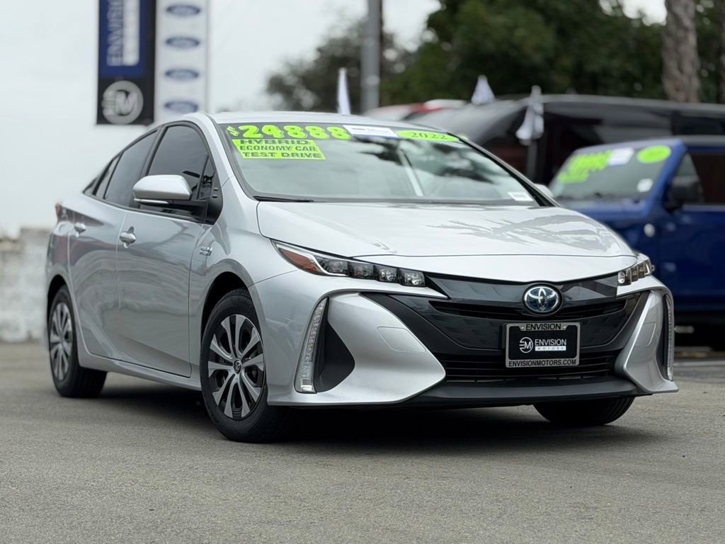 Used 2022 Toyota Prius Prime XLE image 2