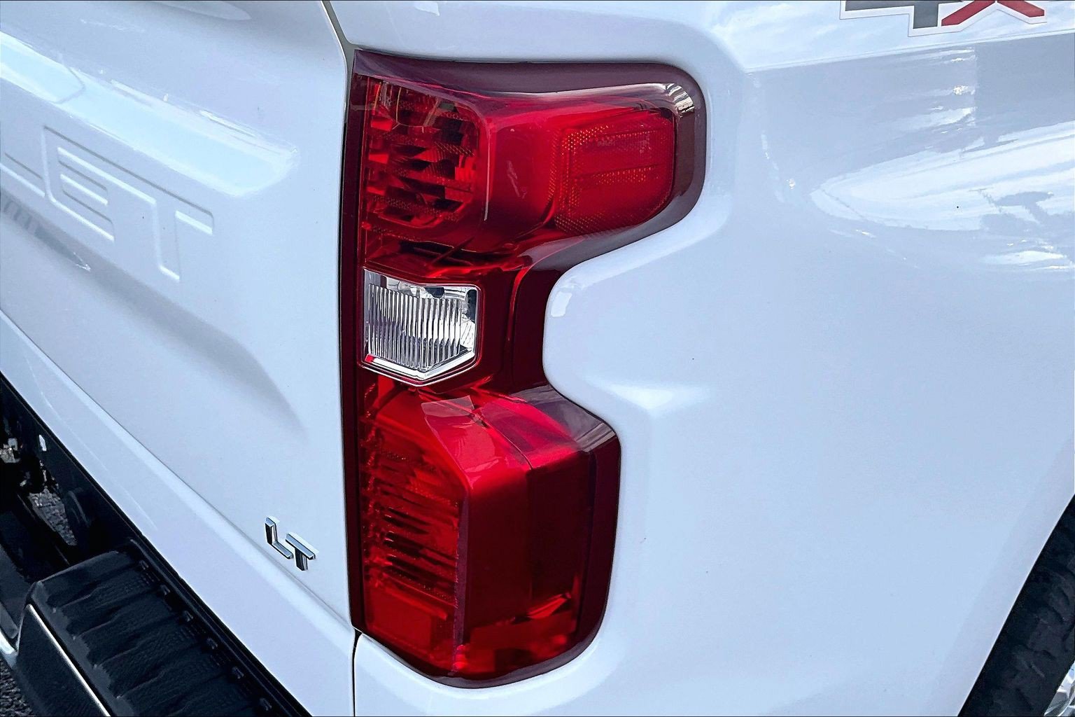 Used 2023 Chevrolet Silverado 1500 LT AWD/4WD image 28