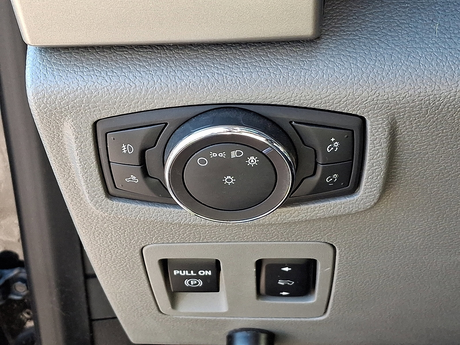 Certified 2019 Ford F150 Lariat image 27