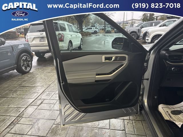 Certified 2022 Ford Explorer XLT w/ Equipment Group 202A image 19