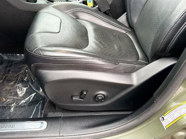 Used 2019 Jeep Cherokee Limited image 16