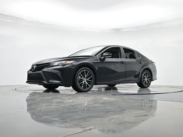 Used 2023 Toyota Camry SE w/ Convenience Package FWD image 32