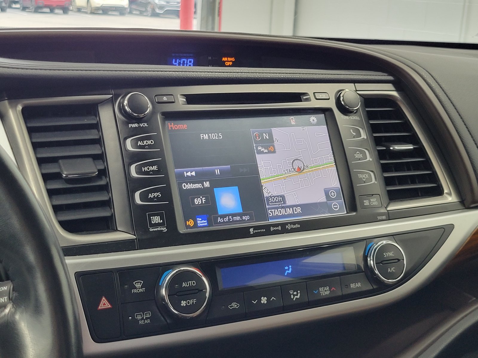 Used 2018 Toyota Highlander Limited Platinum AWD/4WD image 19
