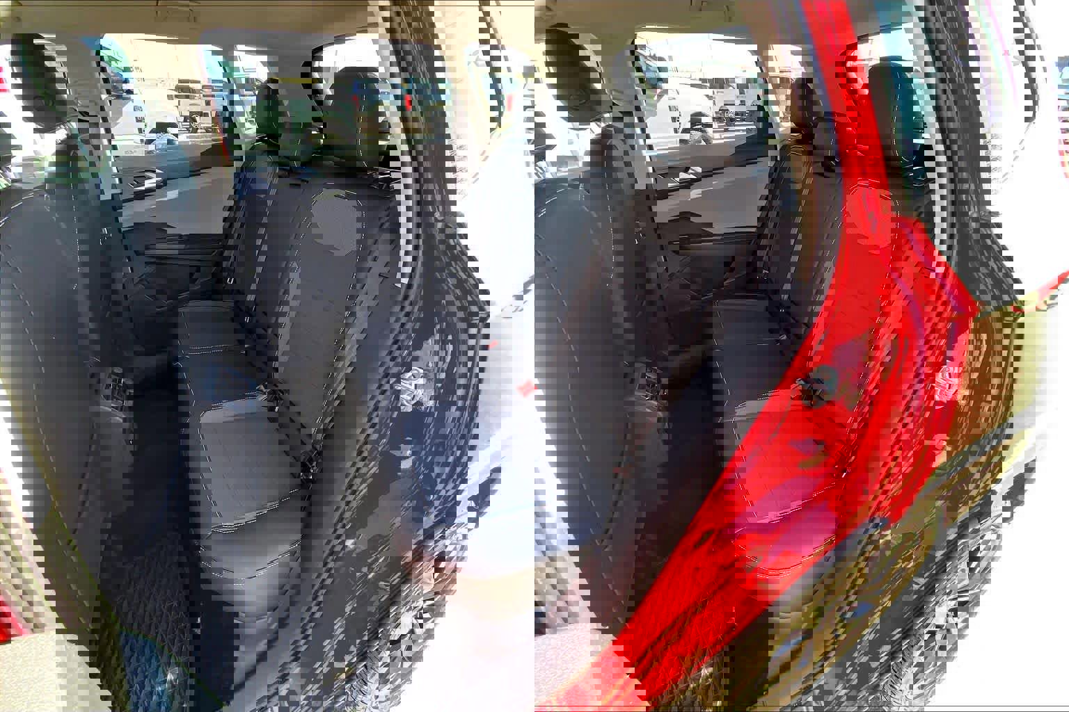 Used 2024 Volkswagen Taos SE w/ Black Wheel Package image 21