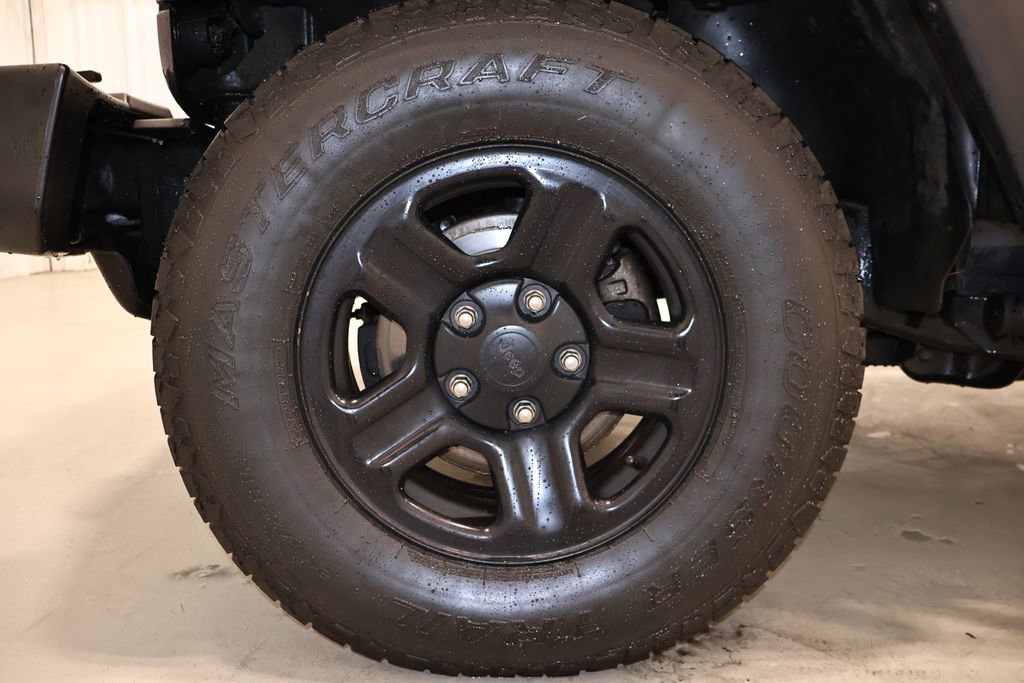 Used 2018 Jeep Wrangler Unlimited Sport image 32