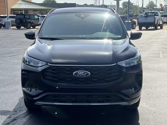 Certified 2024 Ford Escape ST-Line w/ Tech Pack #1 AWD/4WD image 7