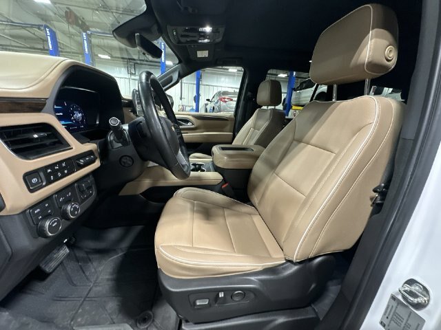 Used 2024 Chevrolet Tahoe Premier w/ Premium Package AWD/4WD image 17