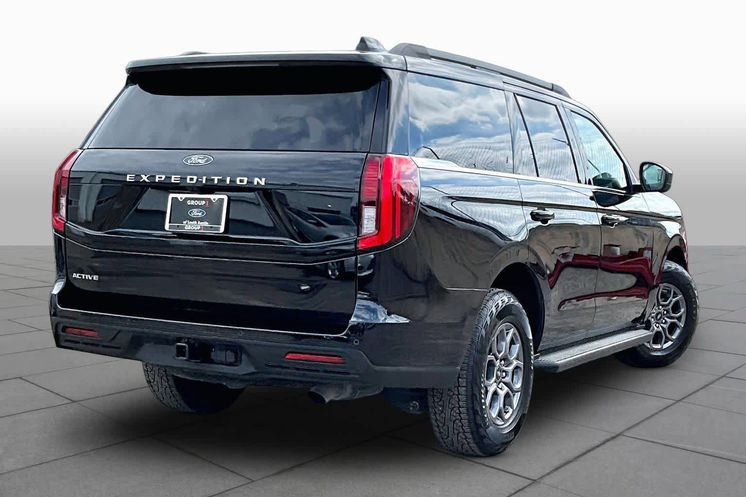 Certified 2025 Ford Expedition Active RWD image 13