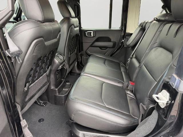 Used 2022 Jeep Wrangler Unlimited Rubicon 4xe w/ Cold Weather Group AWD/4WD image 12