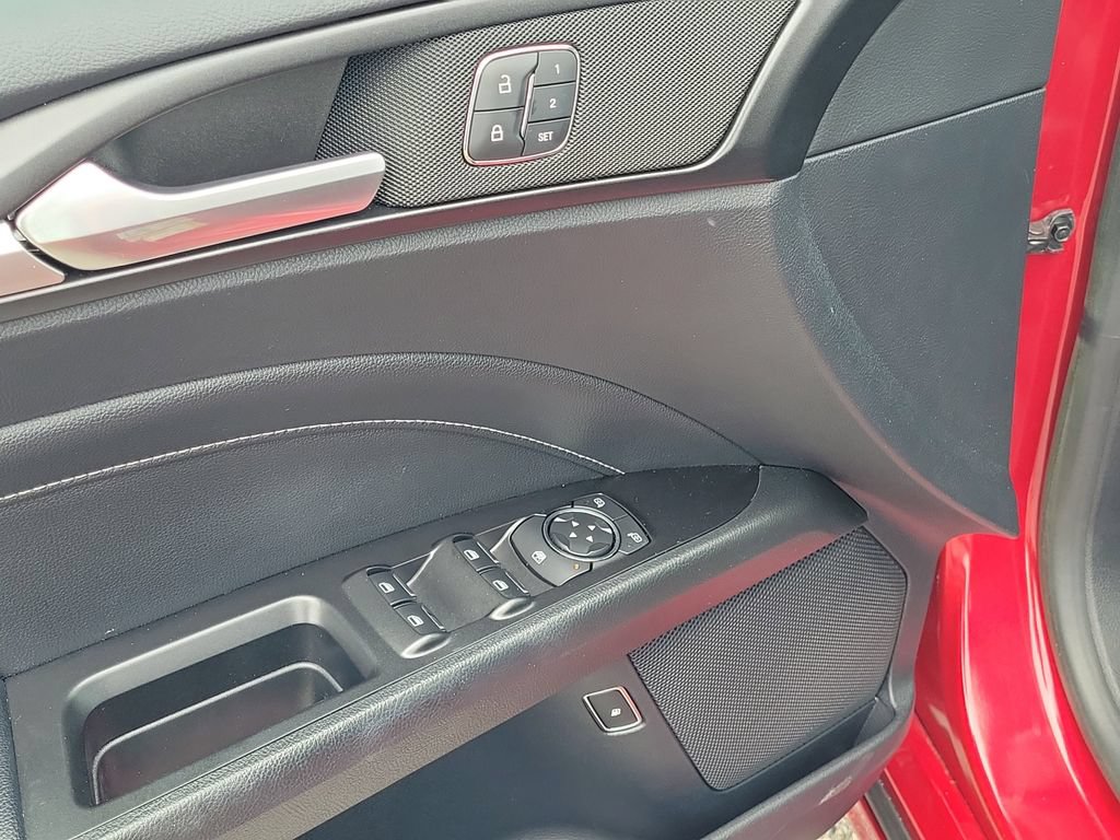 Certified 2020 Ford Fusion Titanium FWD image 22