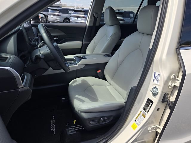 Used 2024 Toyota Grand Highlander XLE image 9