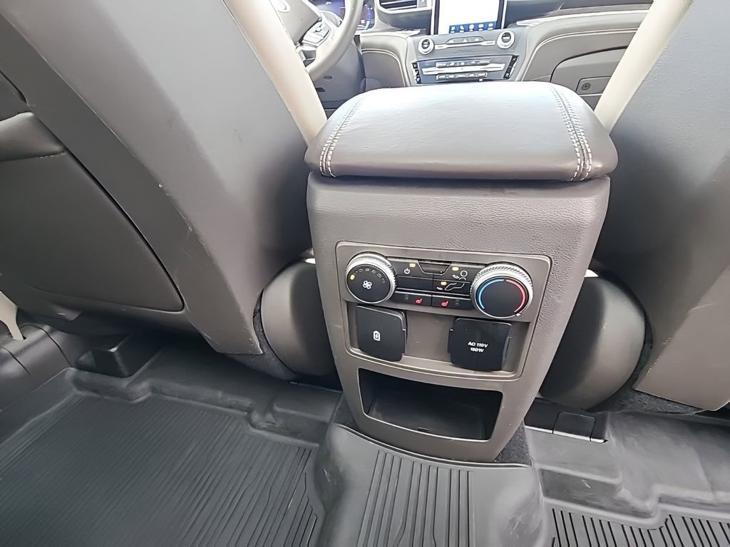 Certified 2020 Ford Explorer Platinum w/ Premium Technology Package AWD/4WD image 18