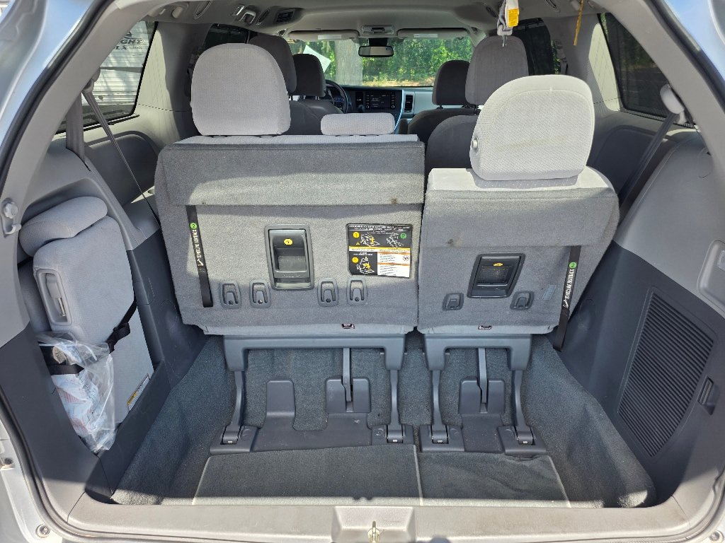 Used 2020 Toyota Sienna LE FWD image 20