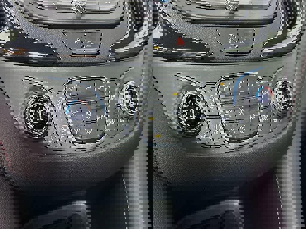 Used 2022 Chevrolet Equinox RS w/ RS Leather Package image 18