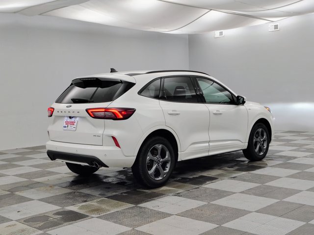 Certified 2024 Ford Escape ST-Line Select w/ Tech Pack #2 AWD/4WD image 11