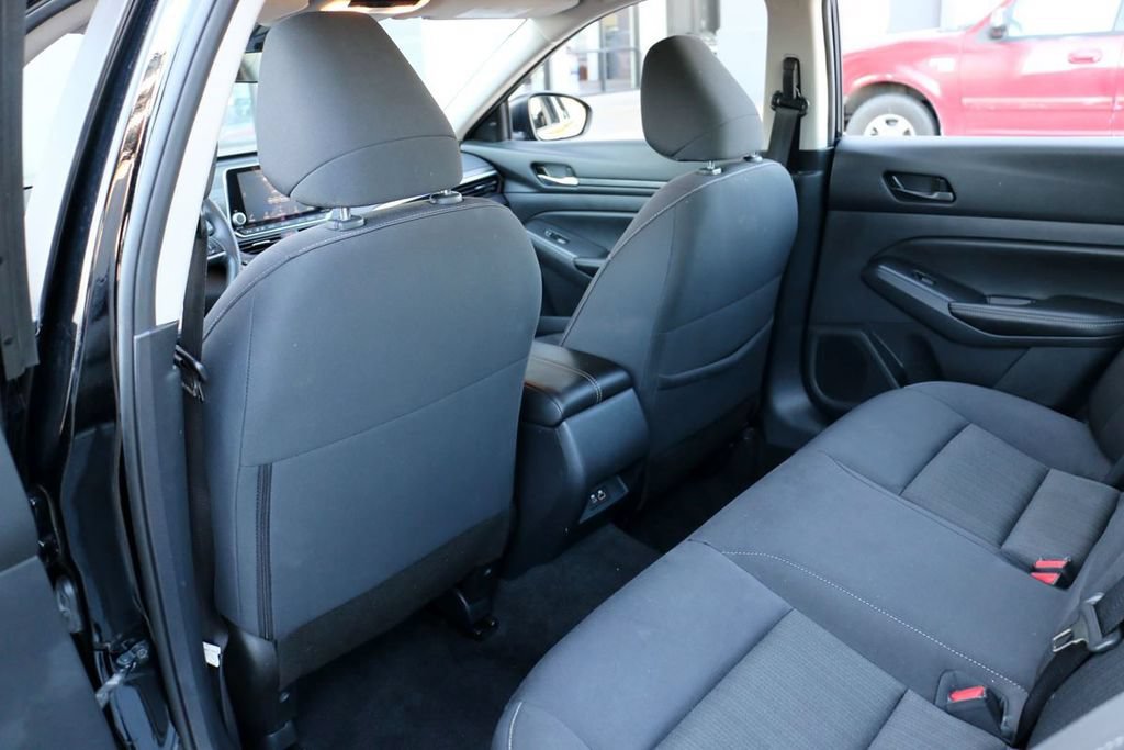 Used 2025 Nissan Altima 2.5 SV FWD image 20