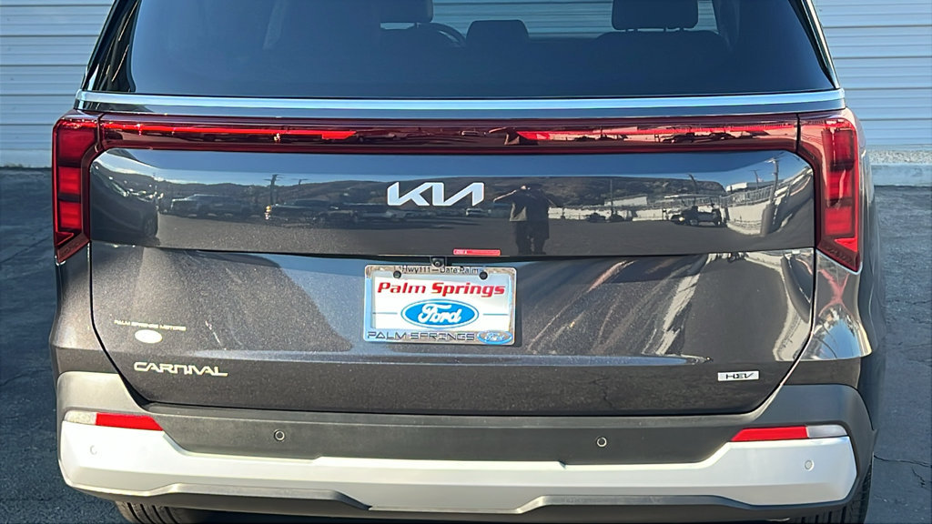 Used 2026 Kia Carnival LXS FWD image 6