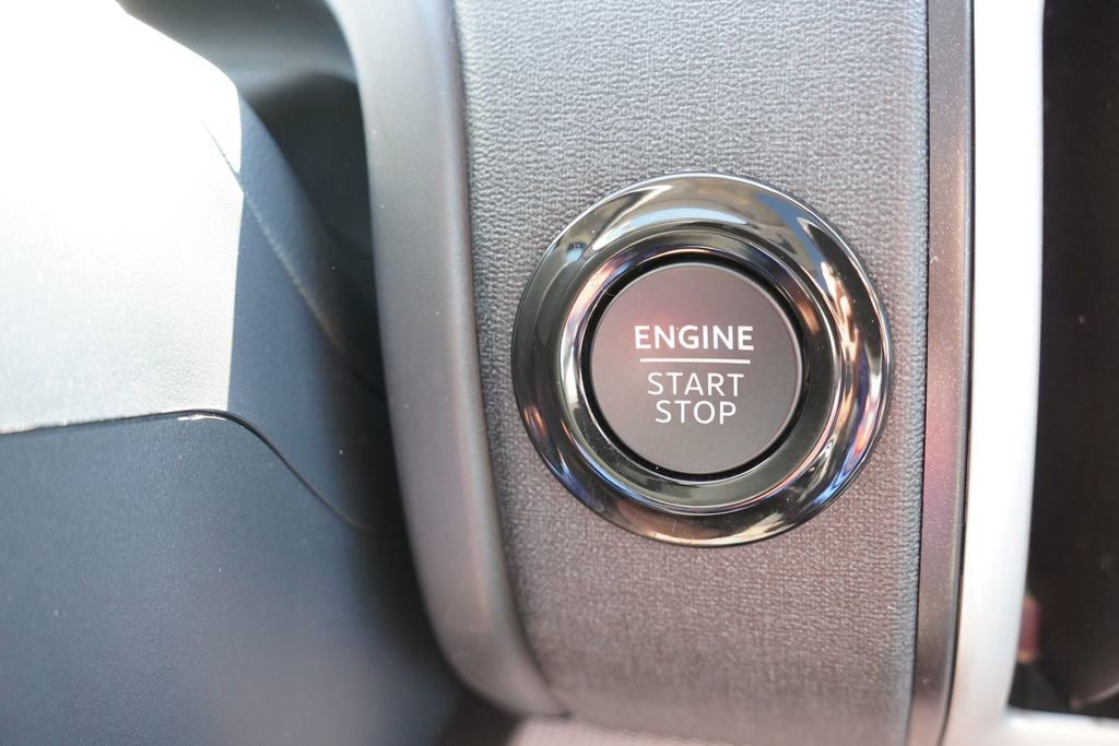 Certified 2025 Ford Expedition Active AWD/4WD image 38