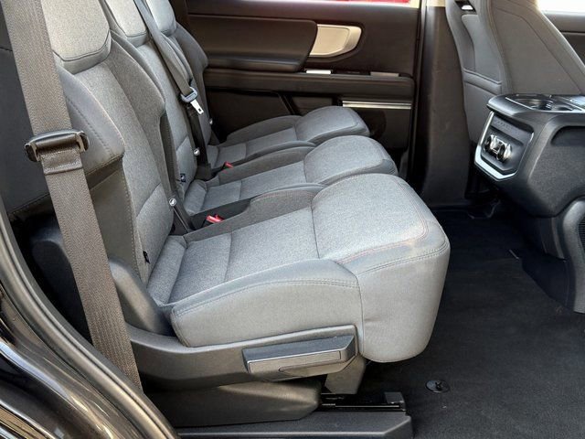 Certified 2025 Ford Expedition Active image 38