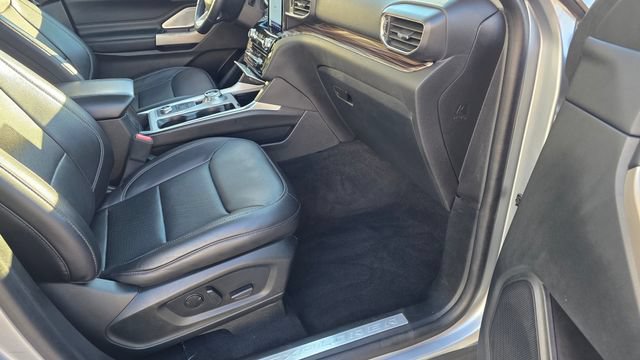 Certified 2023 Ford Explorer Limited w/ Limited Technology Package AWD/4WD image 13