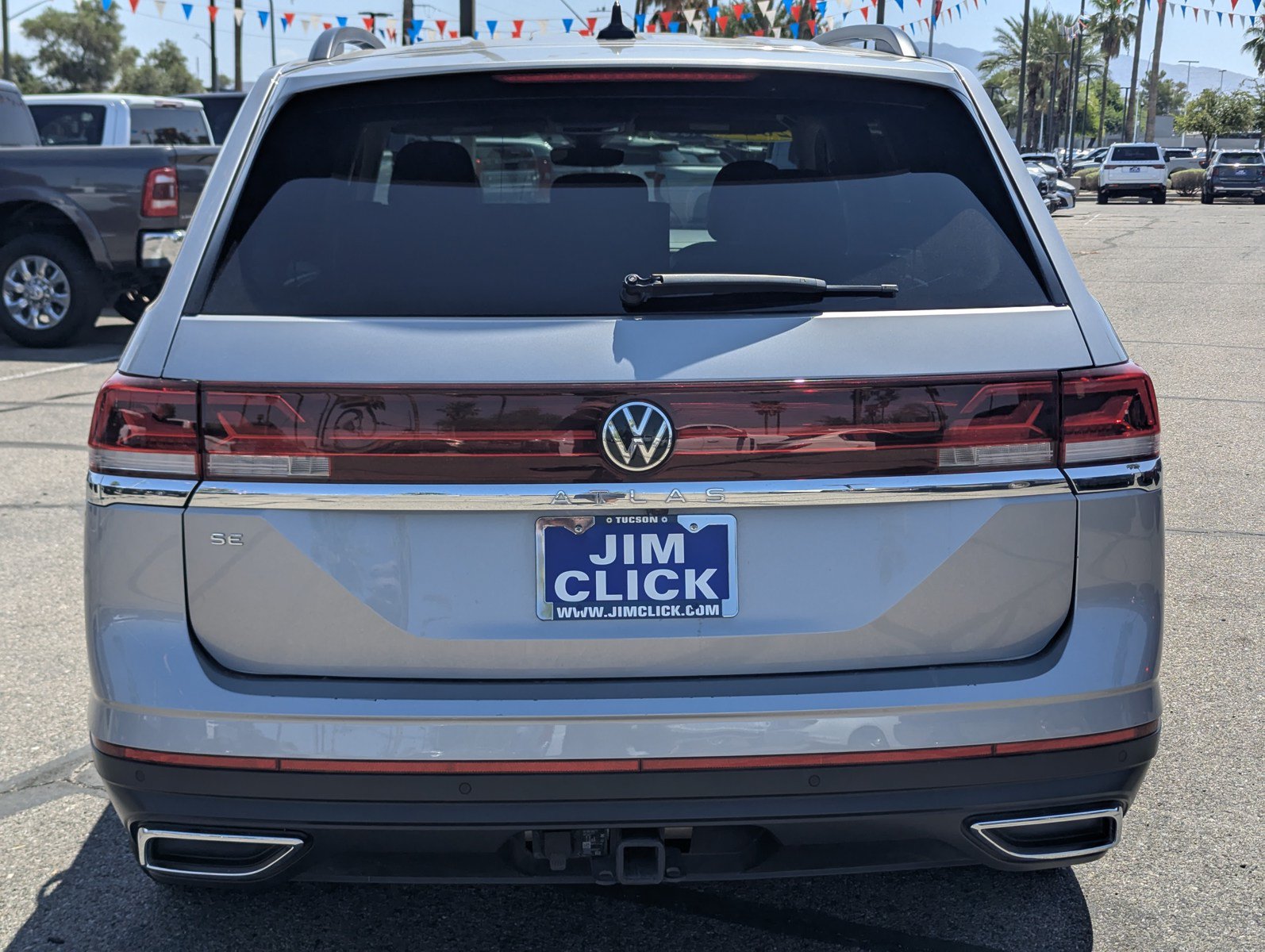 Used 2024 Volkswagen Atlas SE FWD image 3