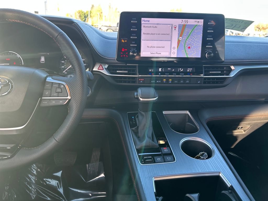 Used 2023 Toyota Sienna XSE image 24