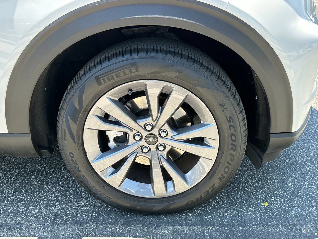 Certified 2023 Ford Explorer XLT w/ Equipment Group 202A RWD image 14