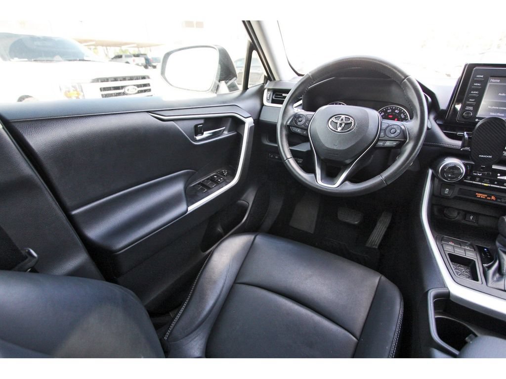Used 2021 Toyota RAV4 XLE Premium FWD image 11