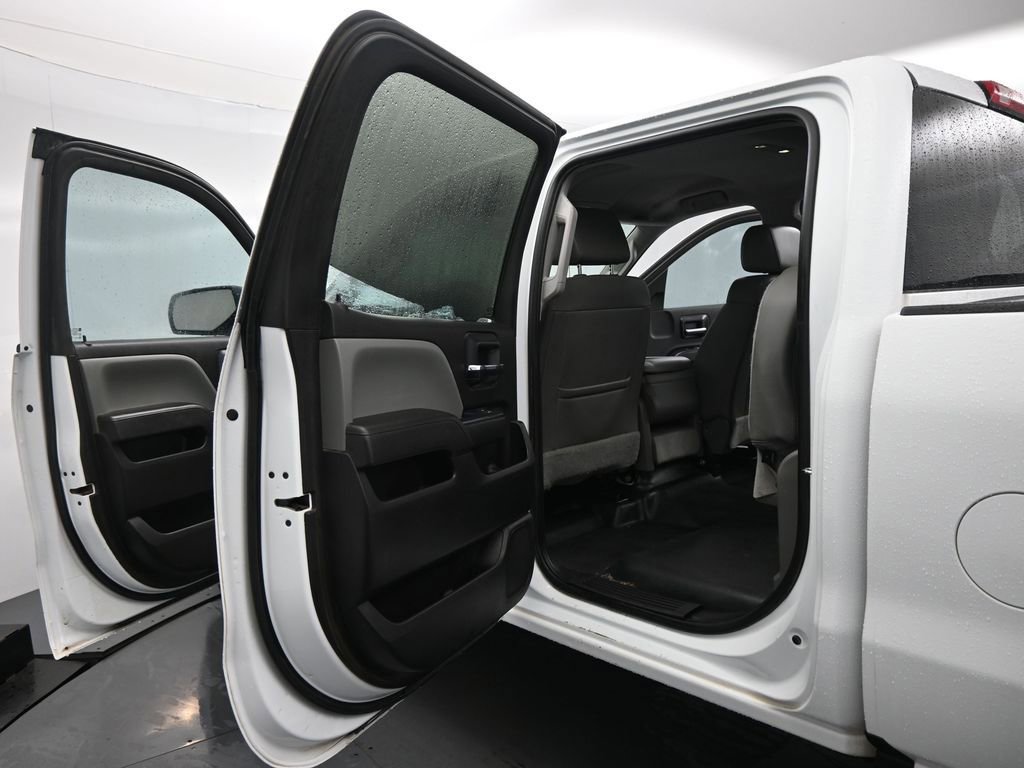 Used 2018 Chevrolet Silverado 2500 W/T image 40