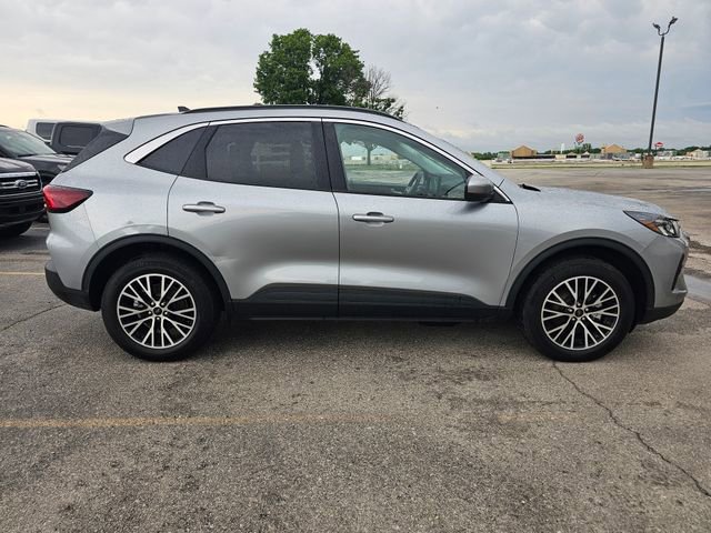Certified 2024 Ford Escape SE FWD image 9