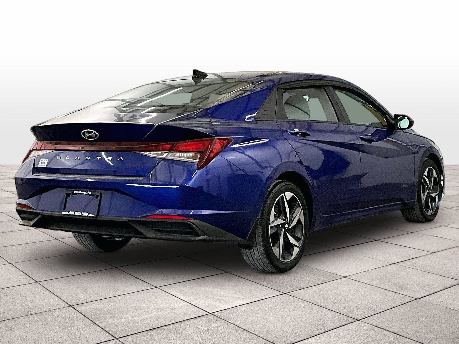 Used 2023 Hyundai Elantra SEL w/ Convenience Package FWD image 11