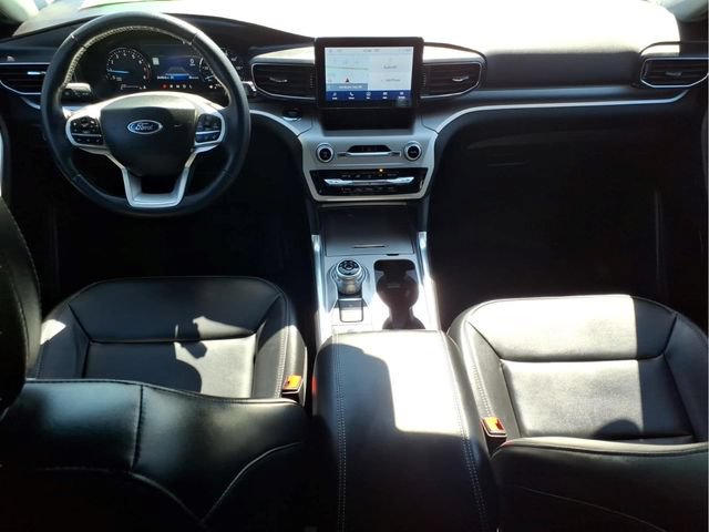 Certified 2022 Ford Explorer XLT w/ Equipment Group 202A AWD/4WD image 11