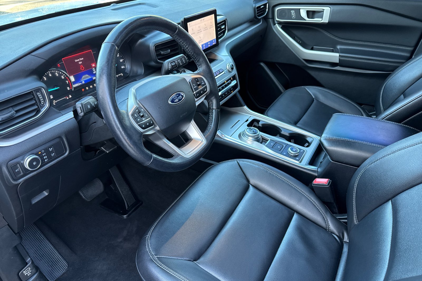 Certified 2020 Ford Explorer XLT w/ Equipment Group 202A AWD/4WD image 10