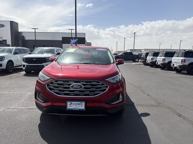 Certified 2022 Ford Edge Titanium AWD/4WD image 2