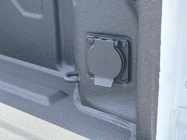 Used 2025 Chevrolet Silverado 3500 High Country w/ High Country Premium Package AWD/4WD image 14
