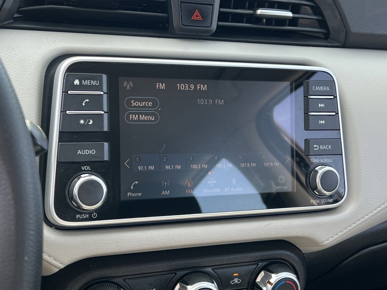 Used 2021 Nissan Versa SV FWD image 17