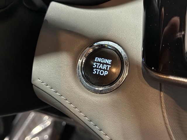 Used 2023 Toyota Highlander XLE FWD image 16