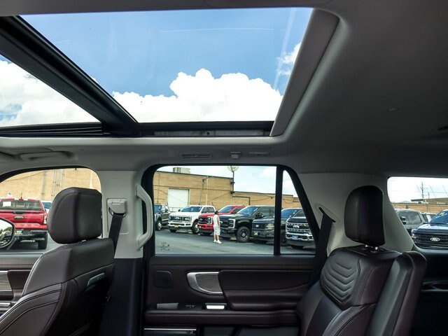 Certified 2025 Ford Expedition Platinum w/ Platinum Ultimate Package AWD/4WD image 16