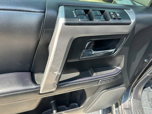 Used 2022 Toyota 4Runner Limited AWD/4WD image 19