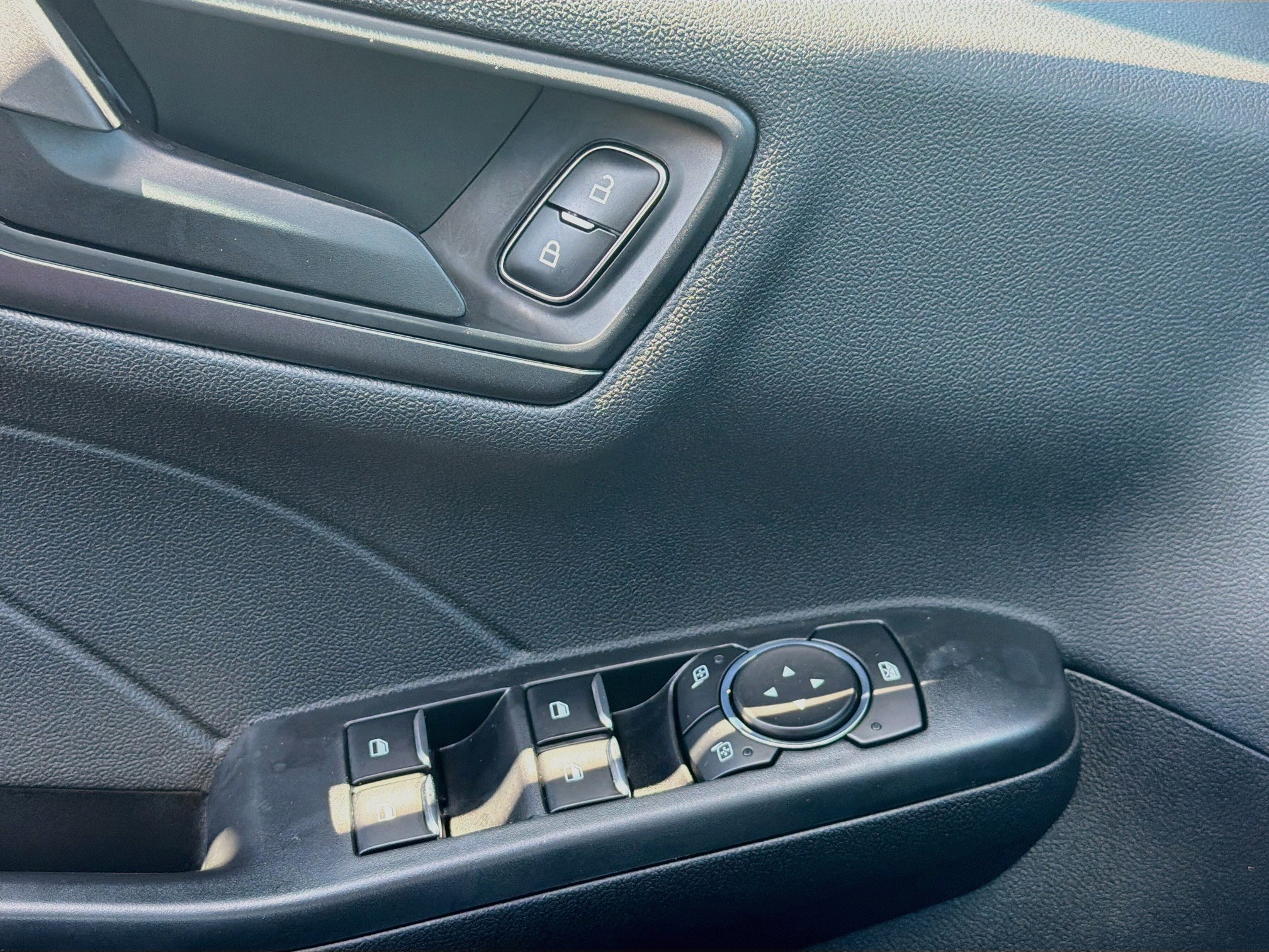 Certified 2023 Ford Escape Active FWD image 17