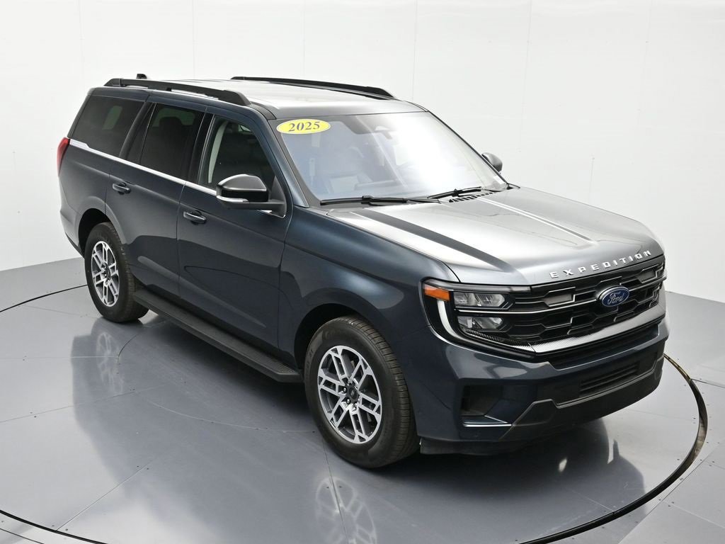 Certified 2025 Ford Expedition Active image 20