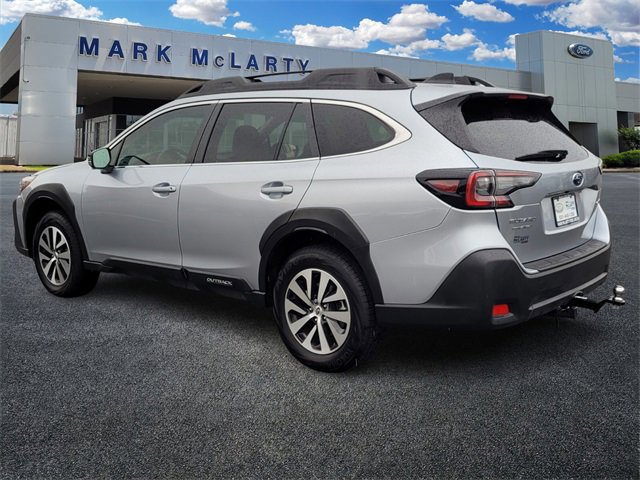 Used 2025 Subaru Outback Premium image 3