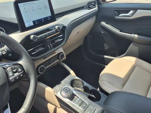 Certified 2022 Ford Escape SEL image 17