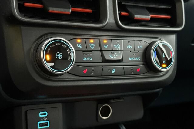 Certified 2023 Ford Maverick XLT w/ XLT Luxury Package image 16