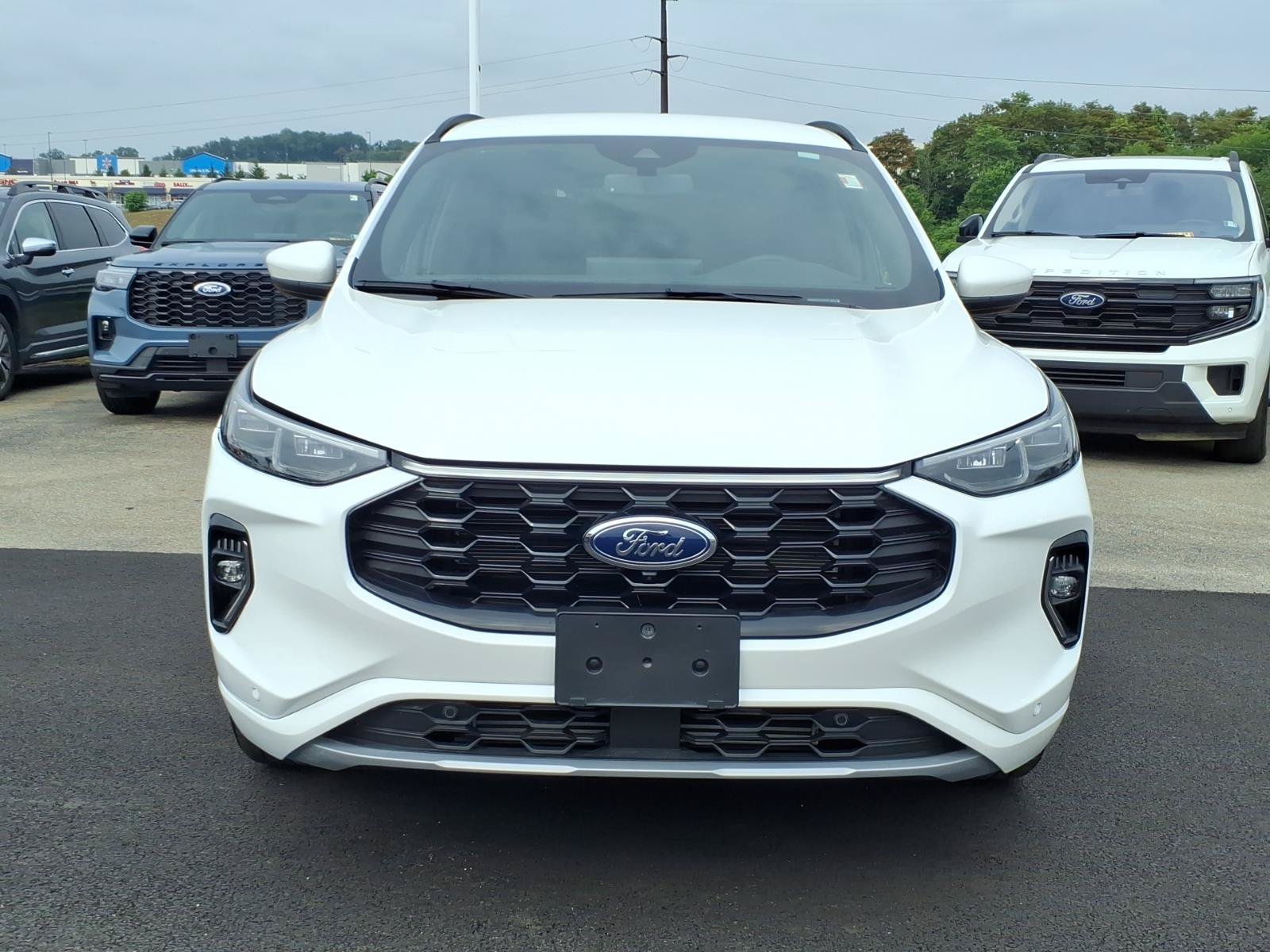 Certified 2023 Ford Escape ST-Line Elite AWD/4WD image 2